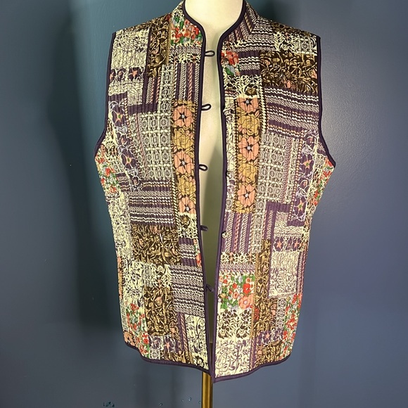 Orvis Women's REVERSIBLE quilted vest, size M, 2 patterns, mini print & patches - Picture 8 of 14